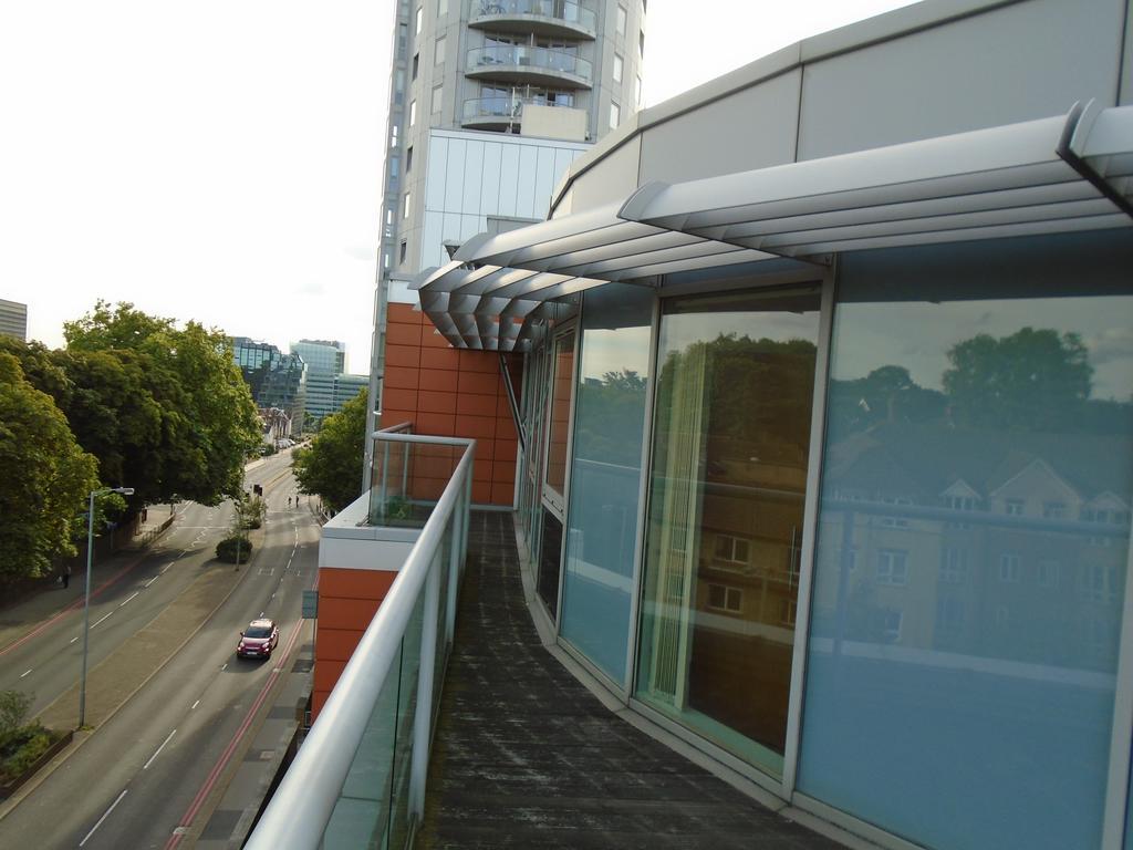 East Croydon Apartments - Just 3 Mins Walk To East Croydon Station Εξωτερικό φωτογραφία